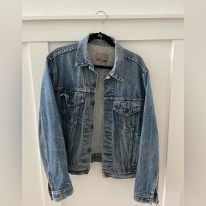 Vintage Levi’s Denim Jean Jacket Light Wash Size 44 Regular- Large